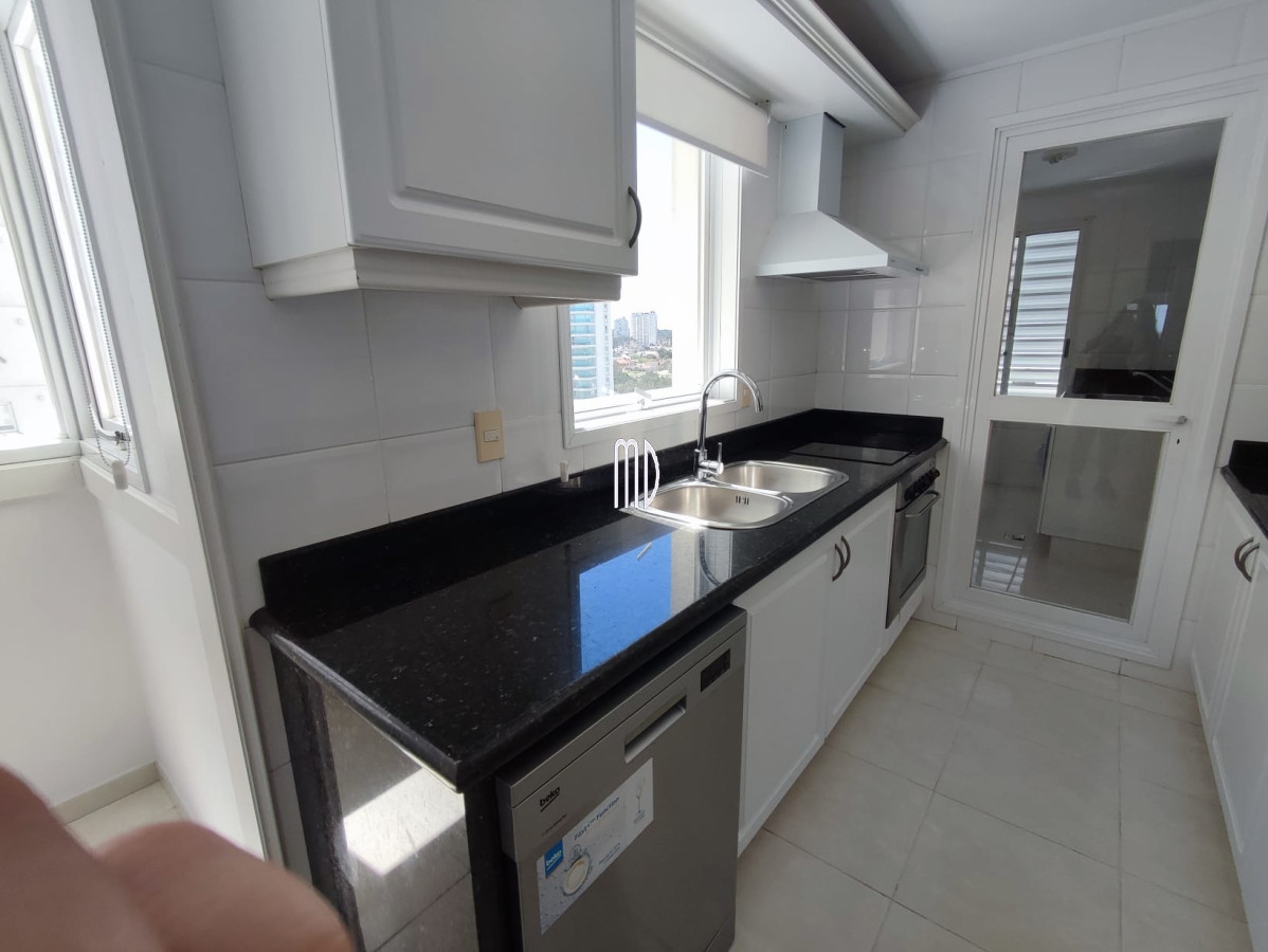 Apartamento ID.7630 - Hermoso apartamento frente al mar con todos los servicios. REF: 7630