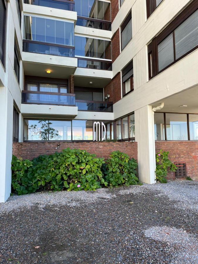 Apartamento ID.5897 - Hermoso apartamento primera linea a la playa, parada 6 de la brava
