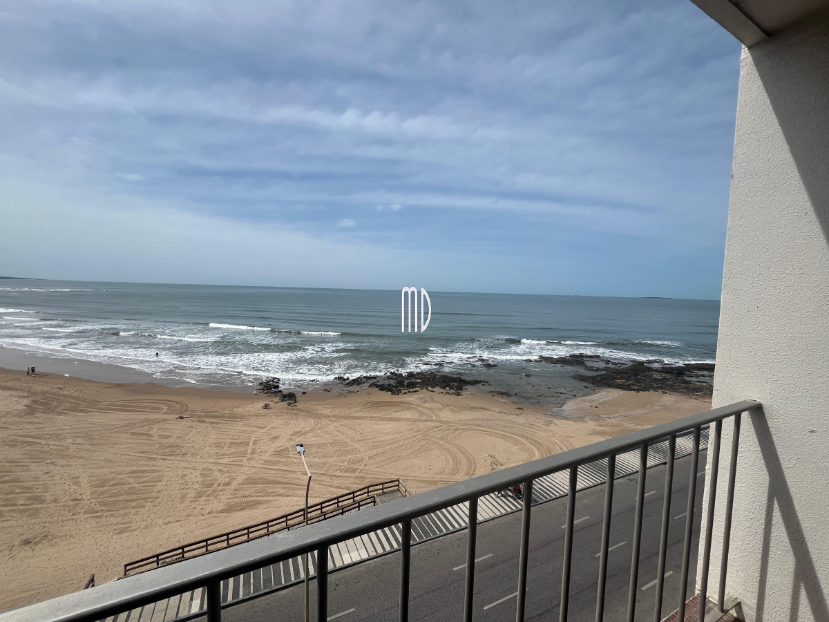 Oportunidad en la Península: 2 dormitorios con vista al mar.REF: 8483 - GoPunta - Portal Inmobiliario de Punta del Este - Maldonado