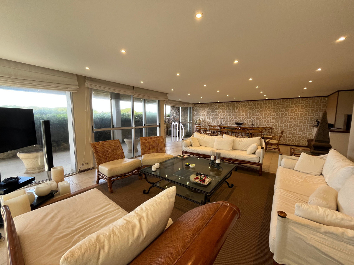 Apartamento ID.8277 - Apartamento frente a la playa Brava. Ref (8277)