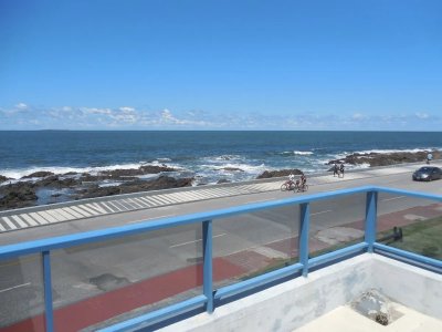 Imperdible apartamento en Península de Punta del Este, con vista al mar Ref. 6396