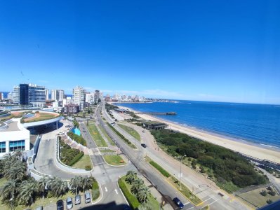 Hermoso apartamento frente al mar con todos los servicios. REF: 7630