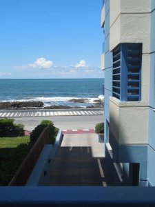 Imperdible apartamento en Península de Punta del Este, con vista al mar Ref. 6396