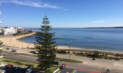 Espectacular apartamento en punta del este, con muy buenas comodidades c/vista