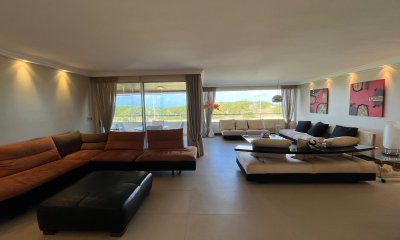 Apartamento frente a la playa Brava. Ref (8277)
