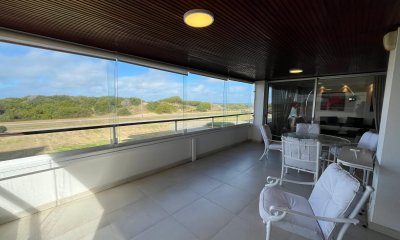 Apartamento frente a la playa Brava. Ref (8277)