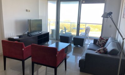 HERMOSO APARTAMENTO FRENTE AL MAR. REF: 7492