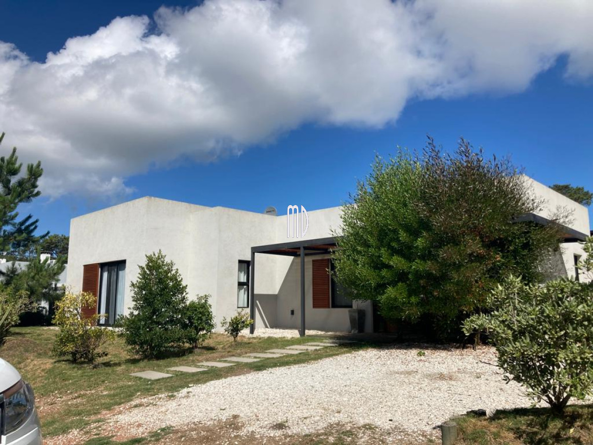 Casa ID.7017 - Hermosa casa en barrio privado de Punta del Este .Ref:7017