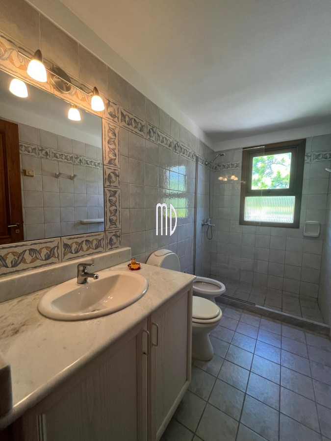Casa ID.8190 - Espectacular Casa en Venta – Ubicación Exclusiva a Metros del Mar 