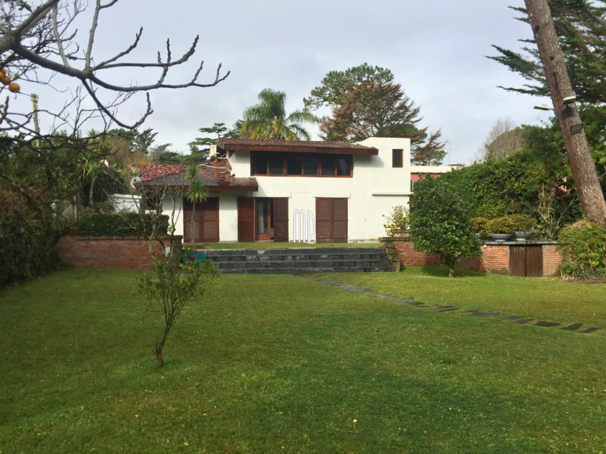 Casa ID.6134 - Espectacular propiedad en Playa Mansa a metros del Mar