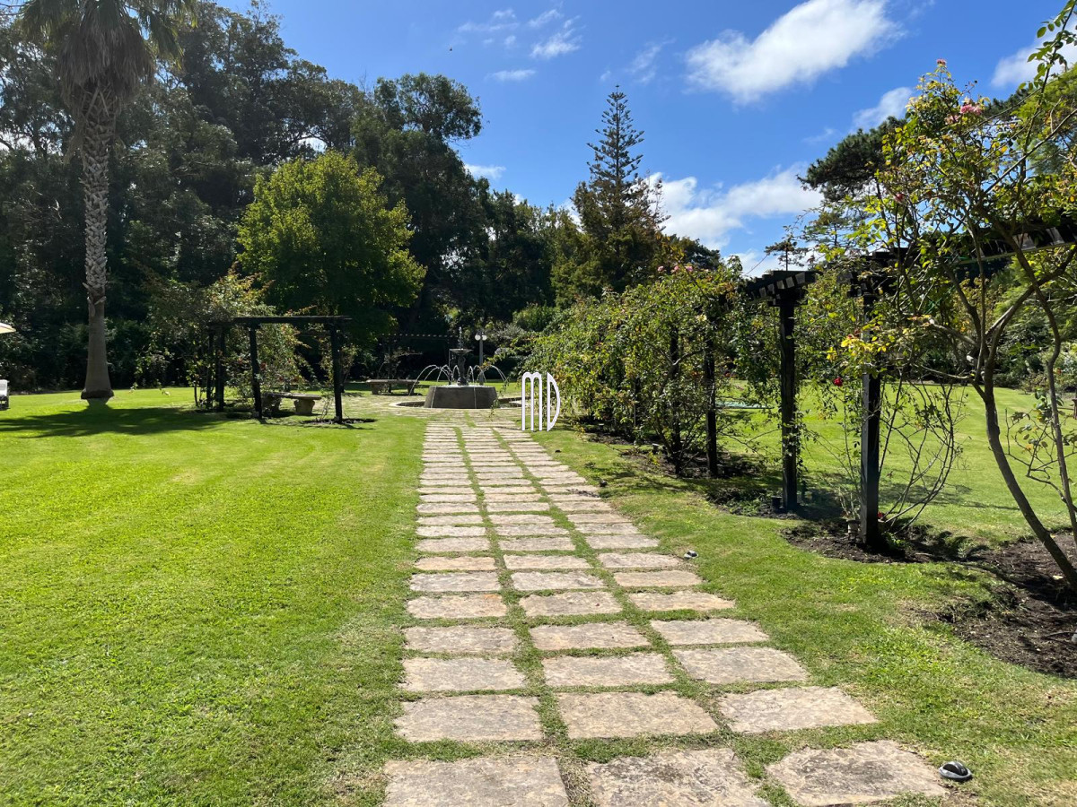 Casa ID.8190 - Espectacular Casa en Venta – Ubicación Exclusiva a Metros del Mar 