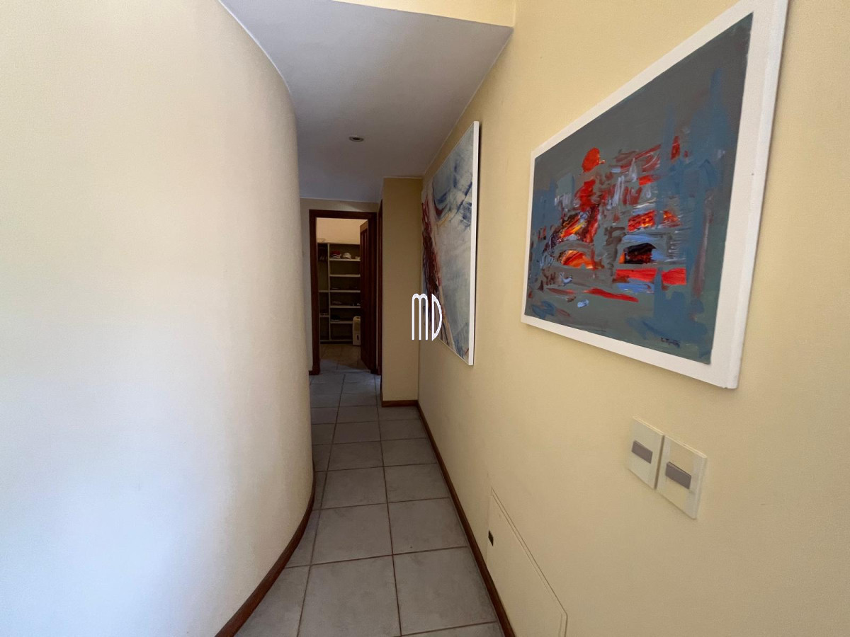 Casa ID.8190 - Espectacular Casa en Venta – Ubicación Exclusiva a Metros del Mar 