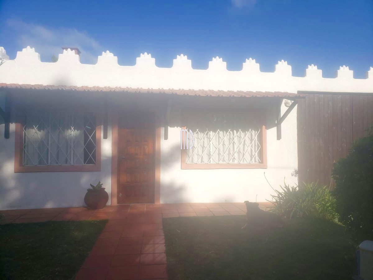 Casa ID.5325 - Muy linda casa con parrillero, cerca de todo.Ref 5325