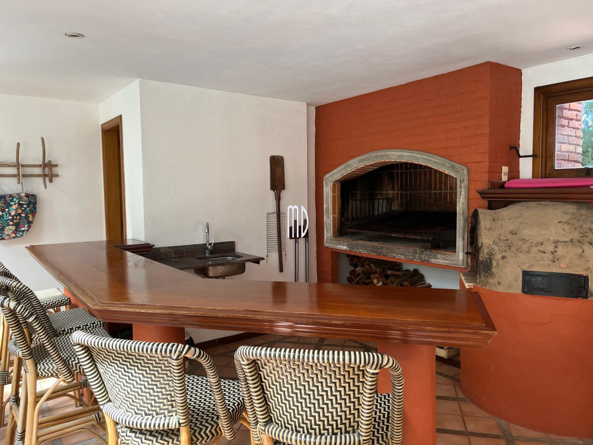 Casa ID.8190 - Espectacular Casa en Venta – Ubicación Exclusiva a Metros del Mar 
