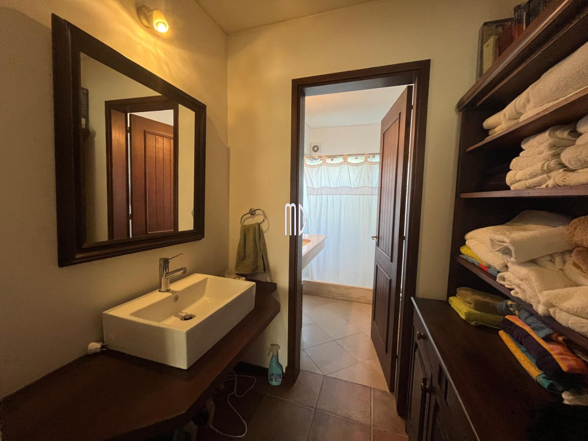 Casa ID.8192 - Exclusiva Casa en Venta en Punta Ballena con Vista Panorámica al Mar Ref. 8192
