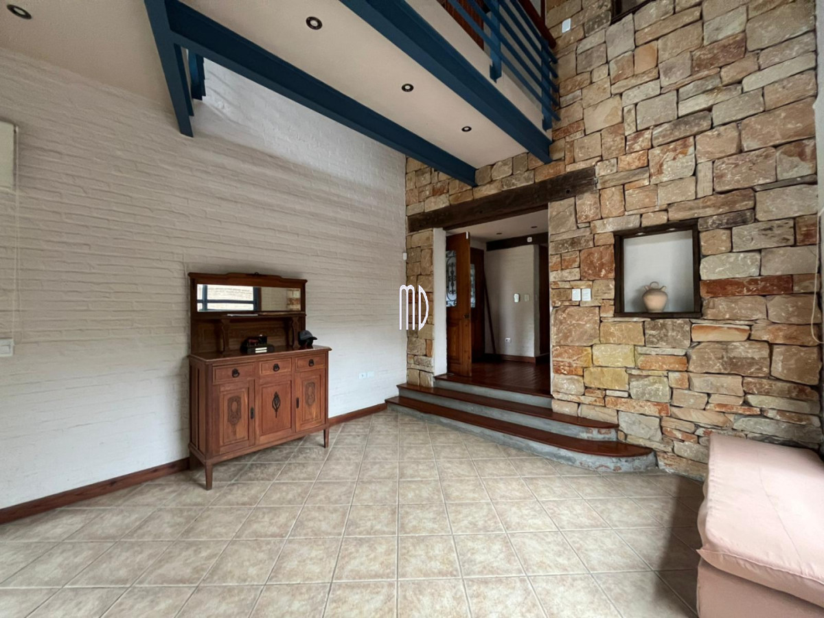 Casa ID.9172 - Casa en venta de 5 dormitorios en Mansa REF:9172