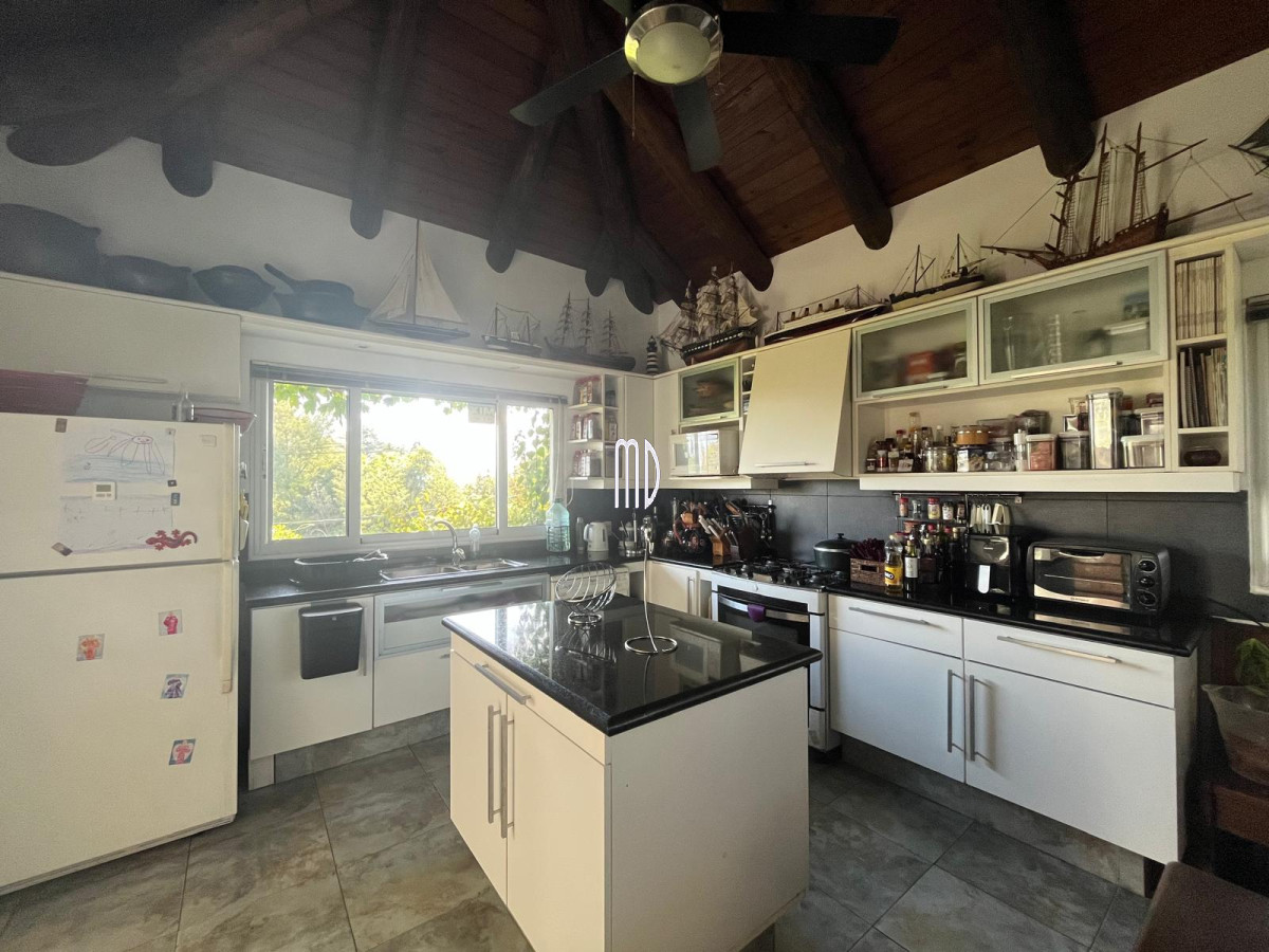 Casa ID.8192 - Exclusiva Casa en Venta en Punta Ballena con Vista Panorámica al Mar Ref. 8192