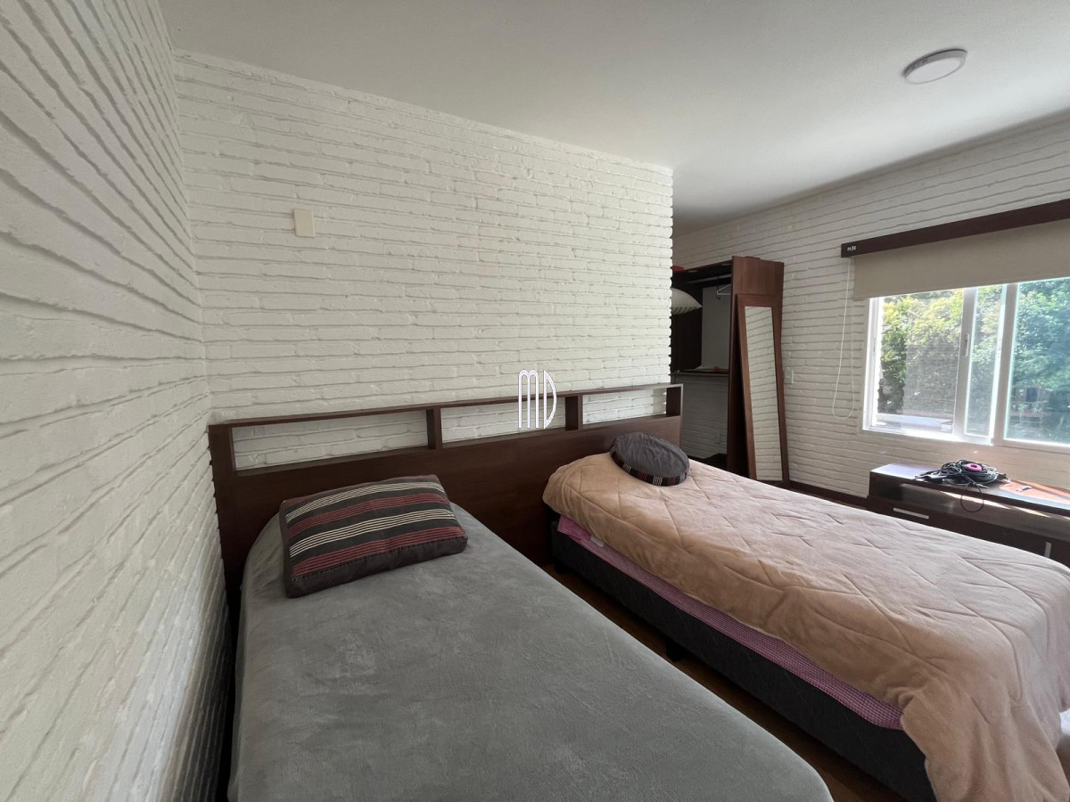 Casa ID.8191 - Hermosa Casa en Venta – Espaciosa, Luminosa y con Jardín con Piscina. REF:8191