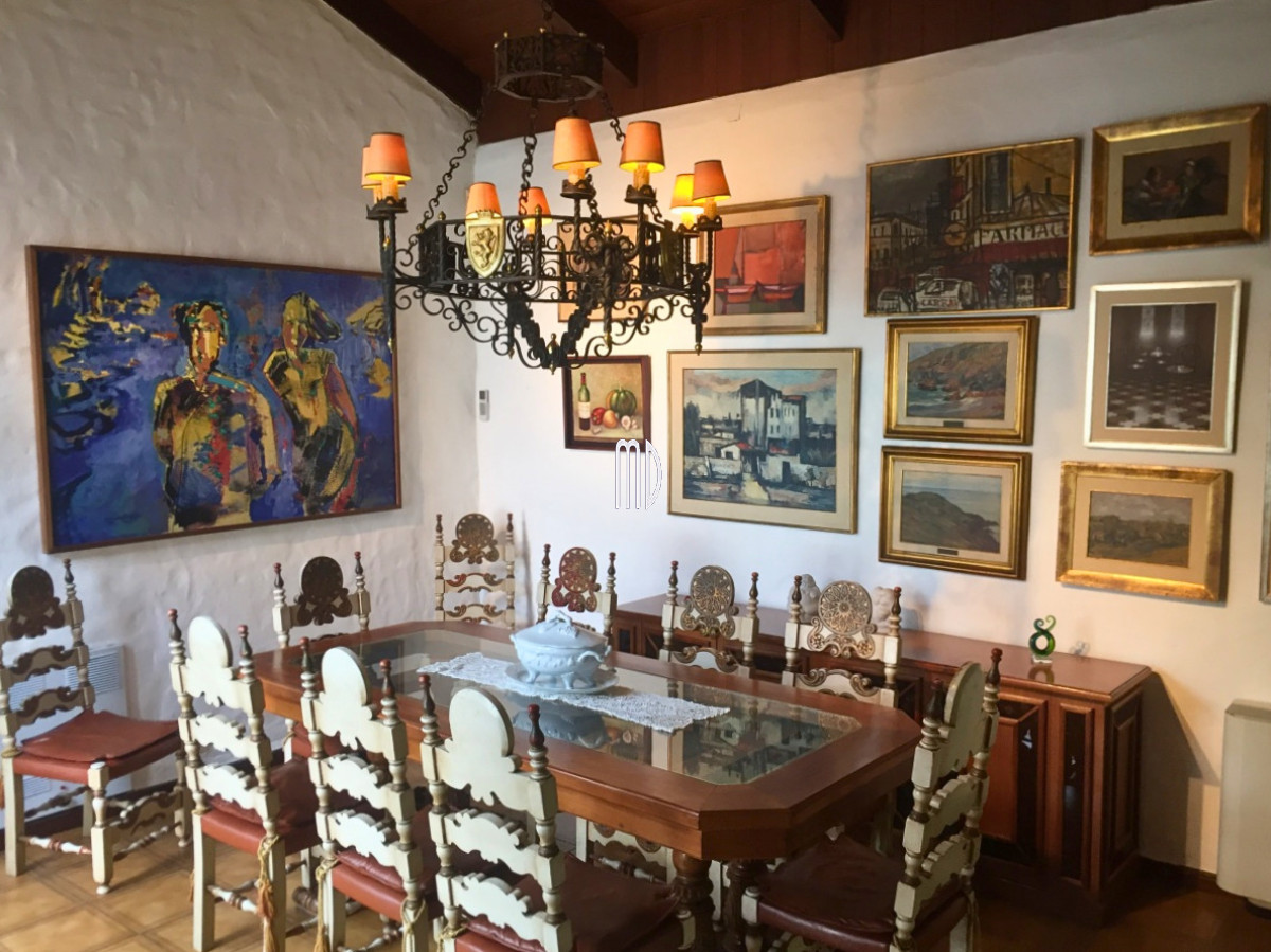 Casa ID.6134 - Espectacular propiedad en Playa Mansa a metros del Mar
