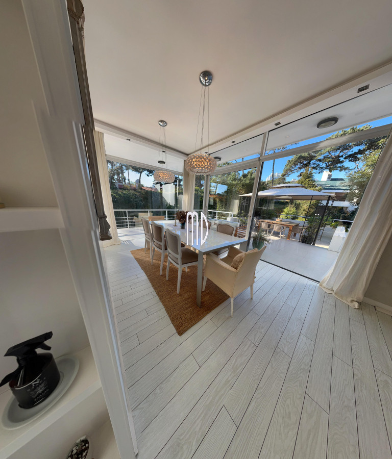 Casa ID.8319 - Espectacular casa en venta- Confort, amplitud y ubicación privilegiada