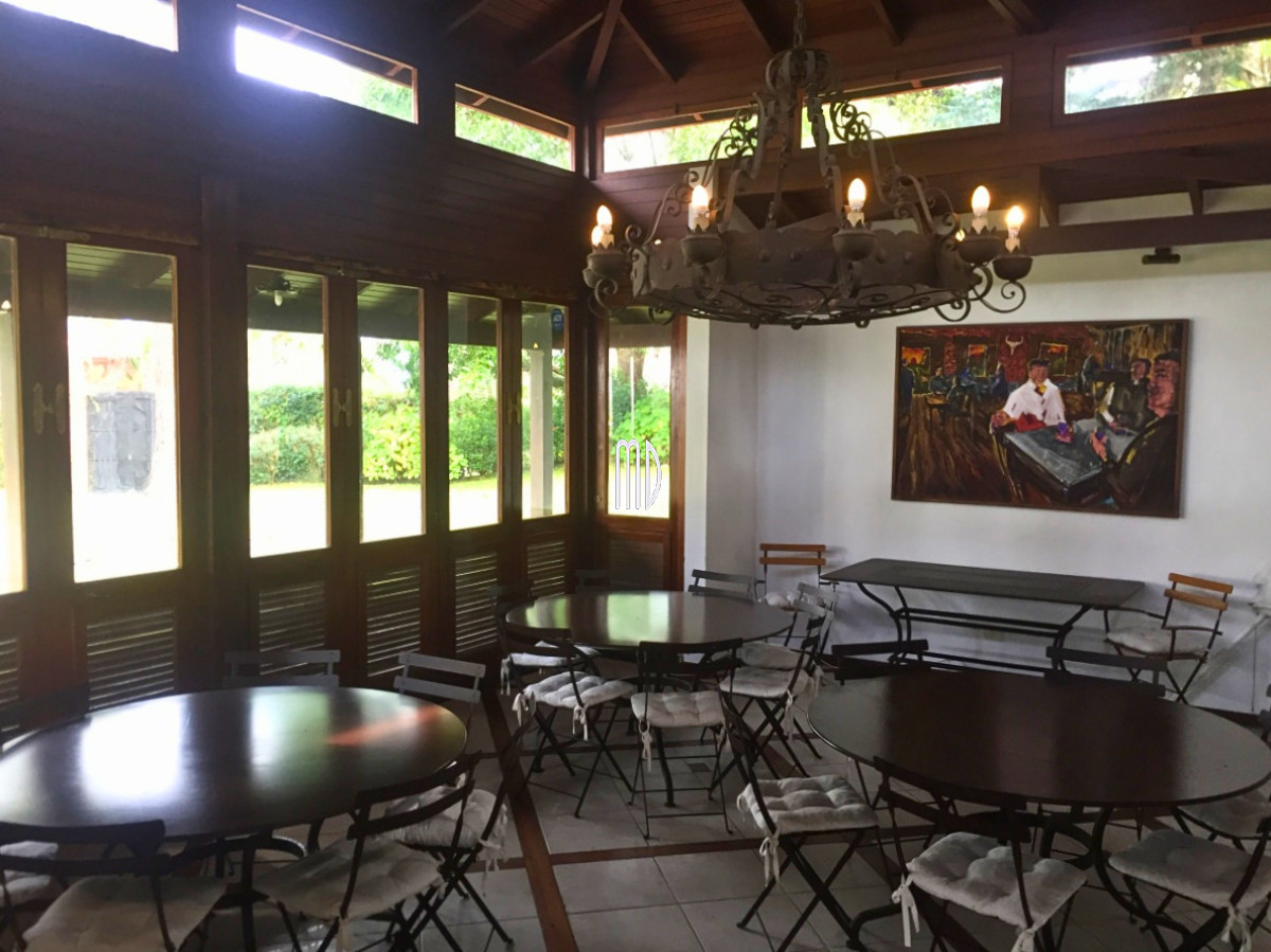 Casa ID.6134 - Espectacular propiedad en Playa Mansa a metros del Mar