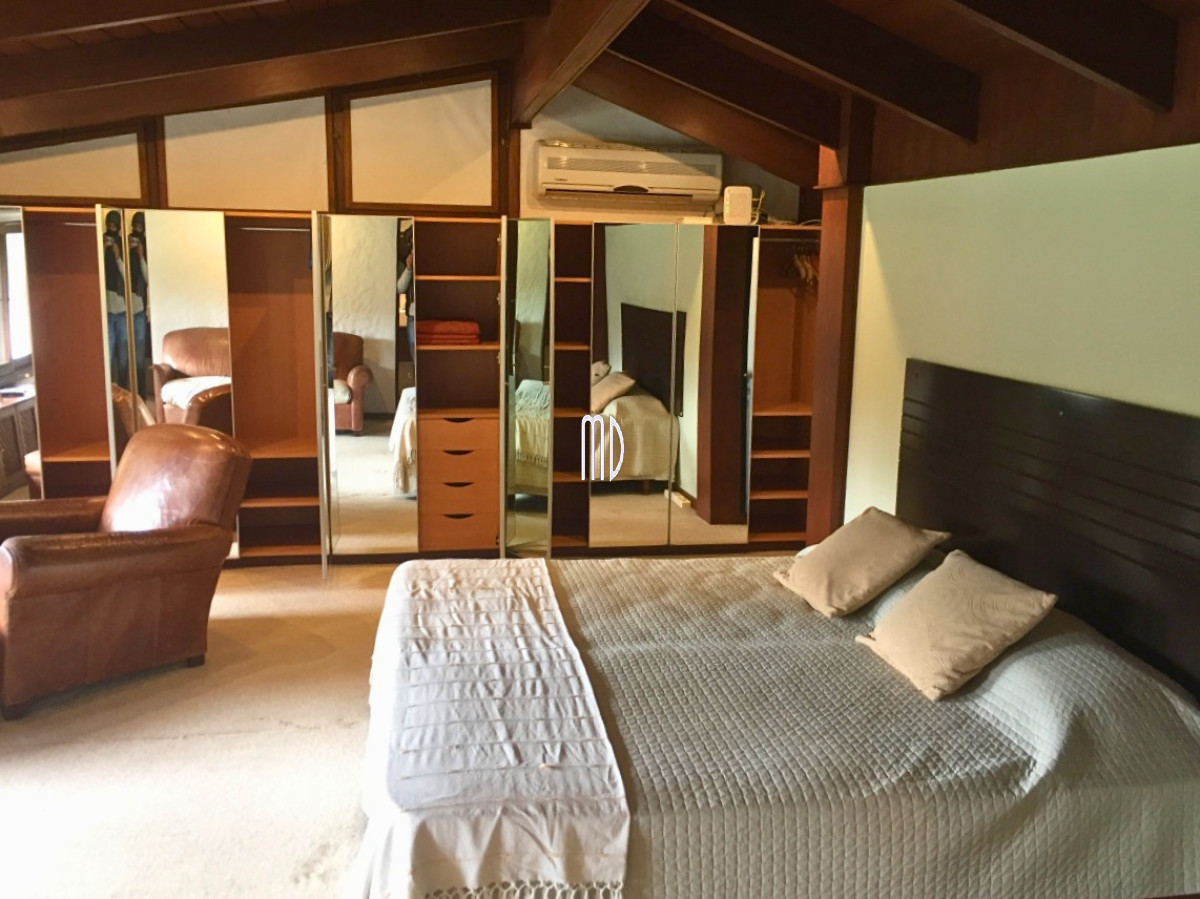 Casa ID.6134 - Espectacular propiedad en Playa Mansa a metros del Mar