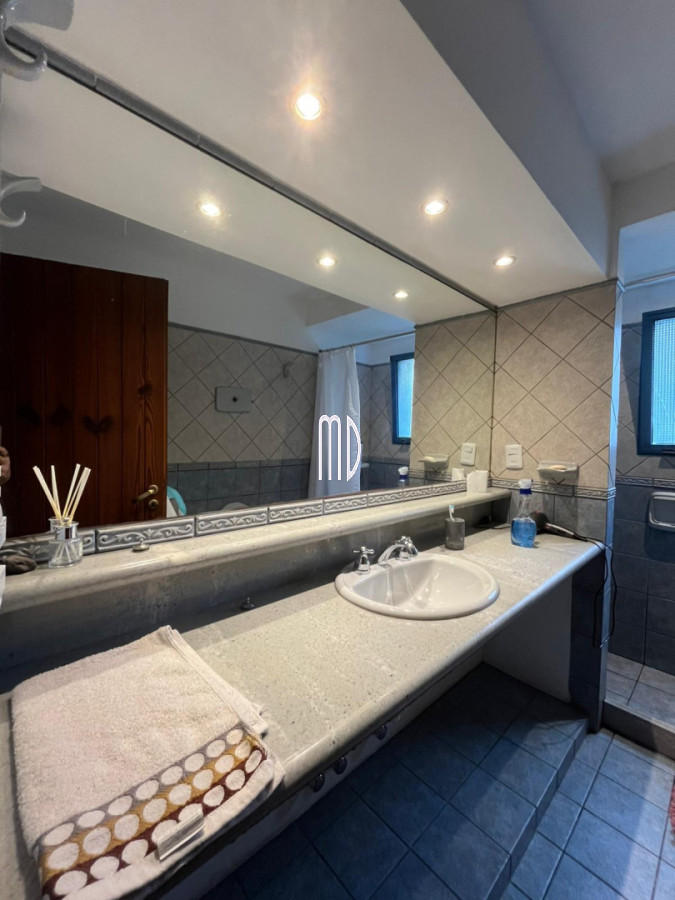 Casa ID.9172 - Casa en venta de 5 dormitorios en Mansa REF:9172