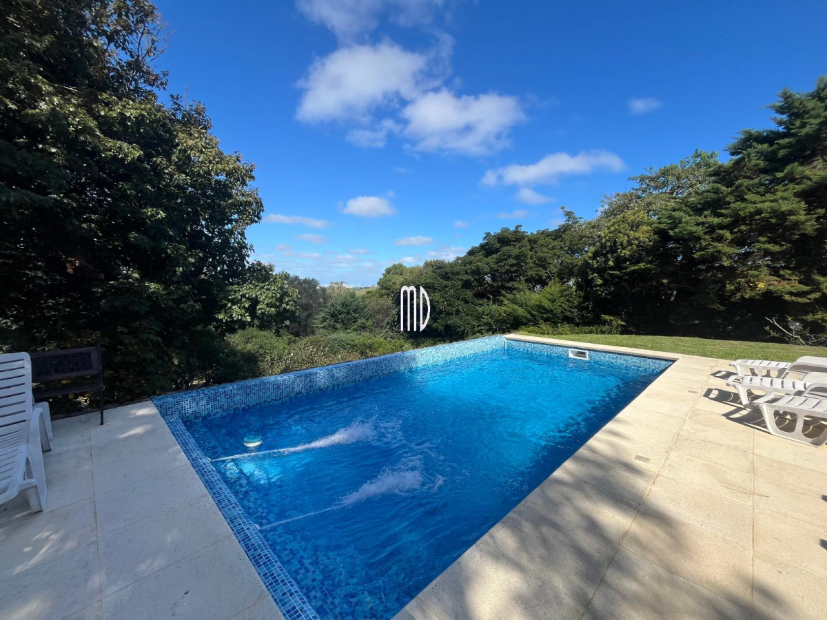 Casa ID.8192 - Exclusiva Casa en Venta en Punta Ballena con Vista Panorámica al Mar Ref. 8192