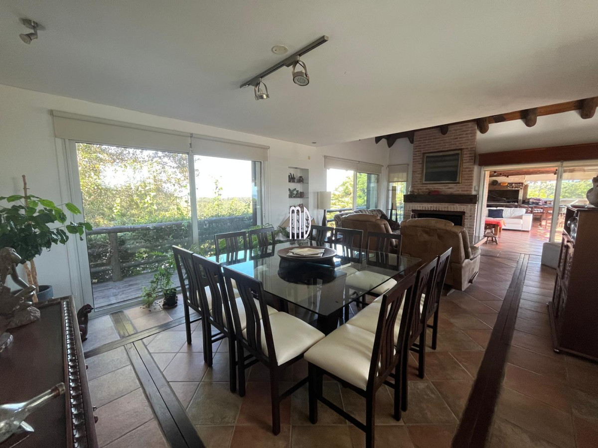 Casa ID.8192 - Exclusiva Casa en Venta en Punta Ballena con Vista Panorámica al Mar Ref. 8192