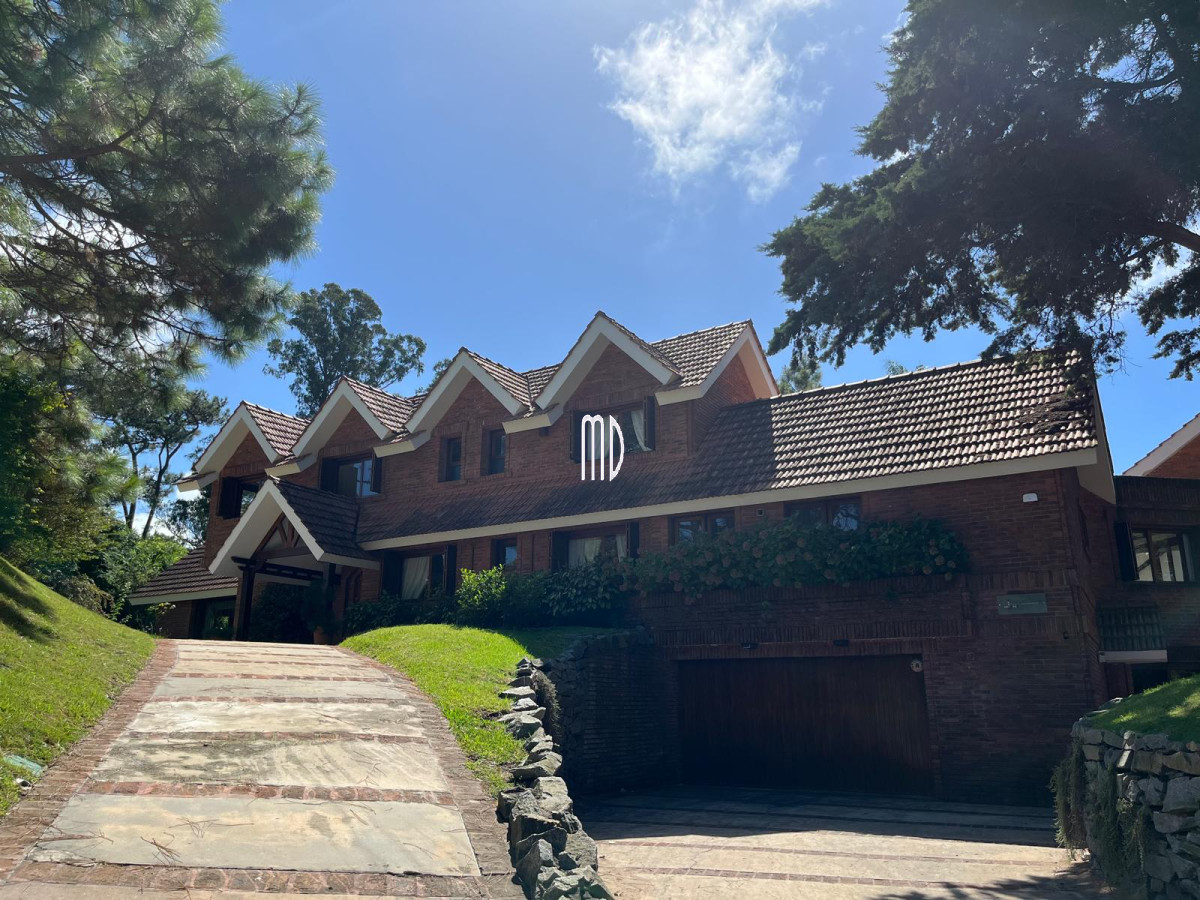Casa ID.8190 - Espectacular Casa en Venta – Ubicación Exclusiva a Metros del Mar 