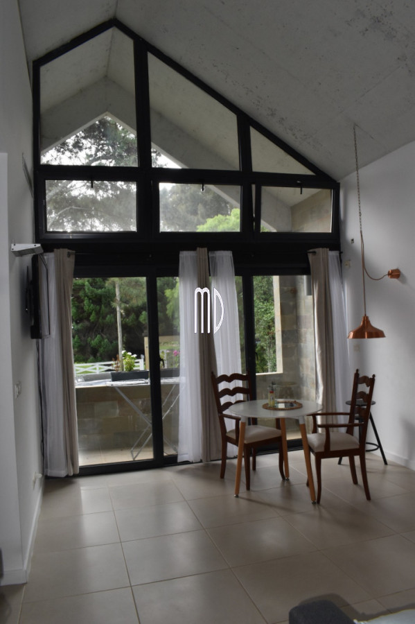 Casa ID.9024 - Moderna residencia con piscina climatizada y apartamento independiente. REF(9024)