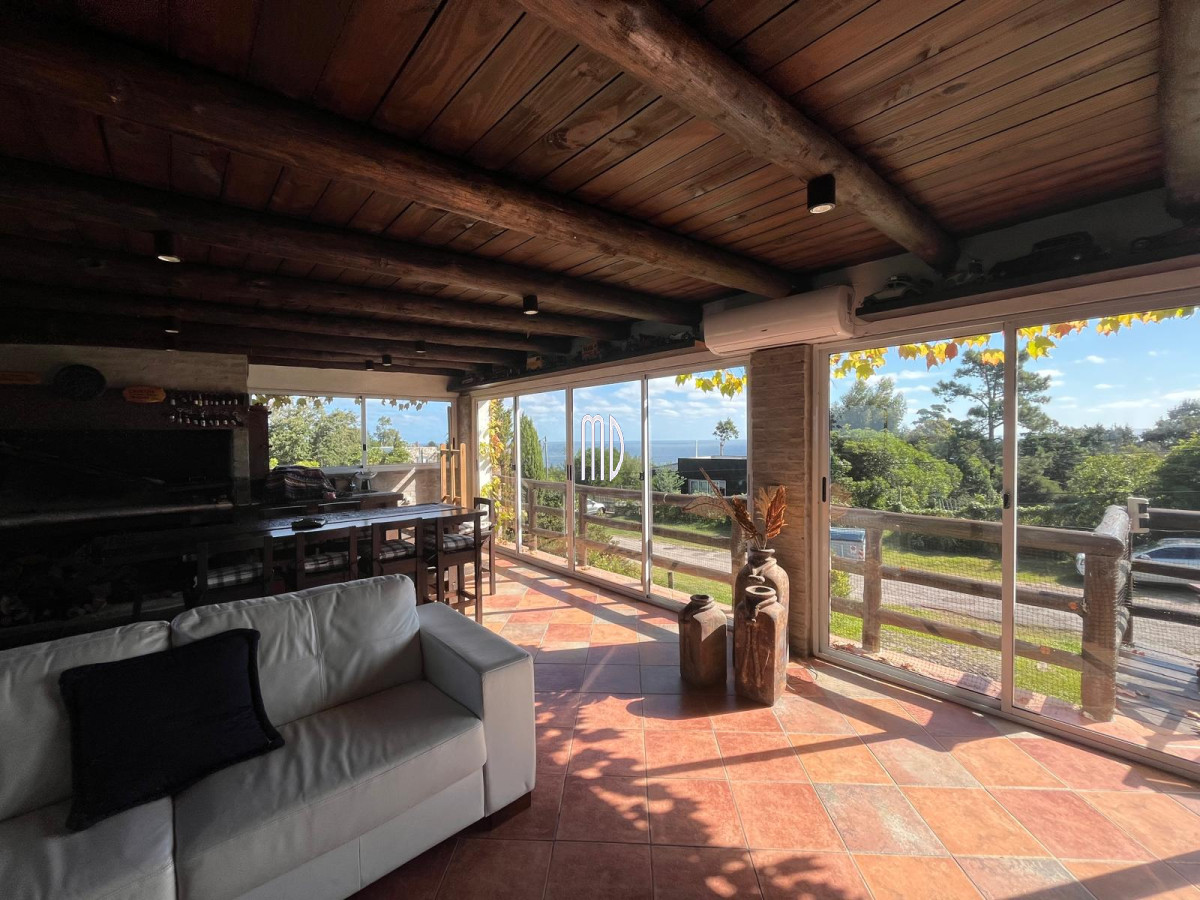 Casa ID.8192 - Exclusiva Casa en Venta en Punta Ballena con Vista Panorámica al Mar Ref. 8192