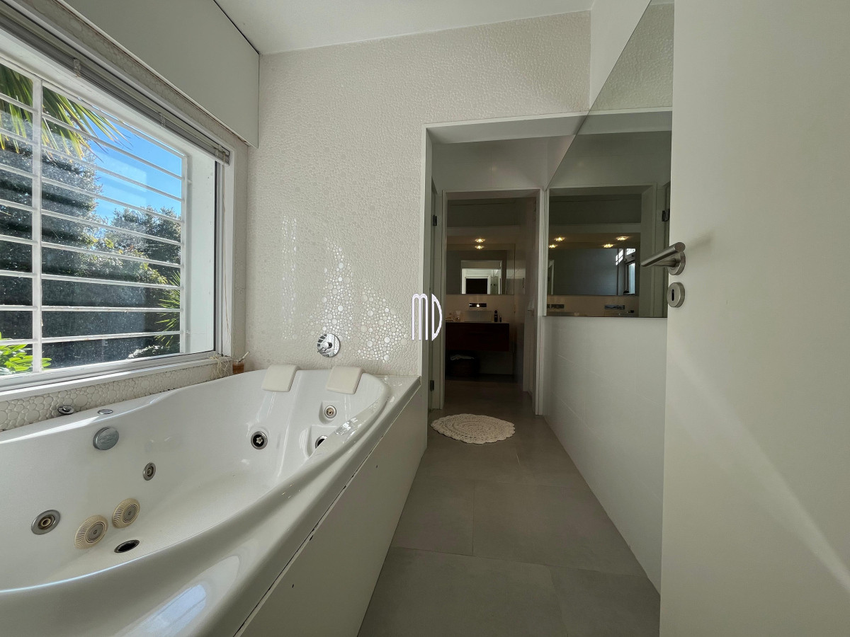 Casa ID.8319 - Espectacular casa en venta- Confort, amplitud y ubicación privilegiada