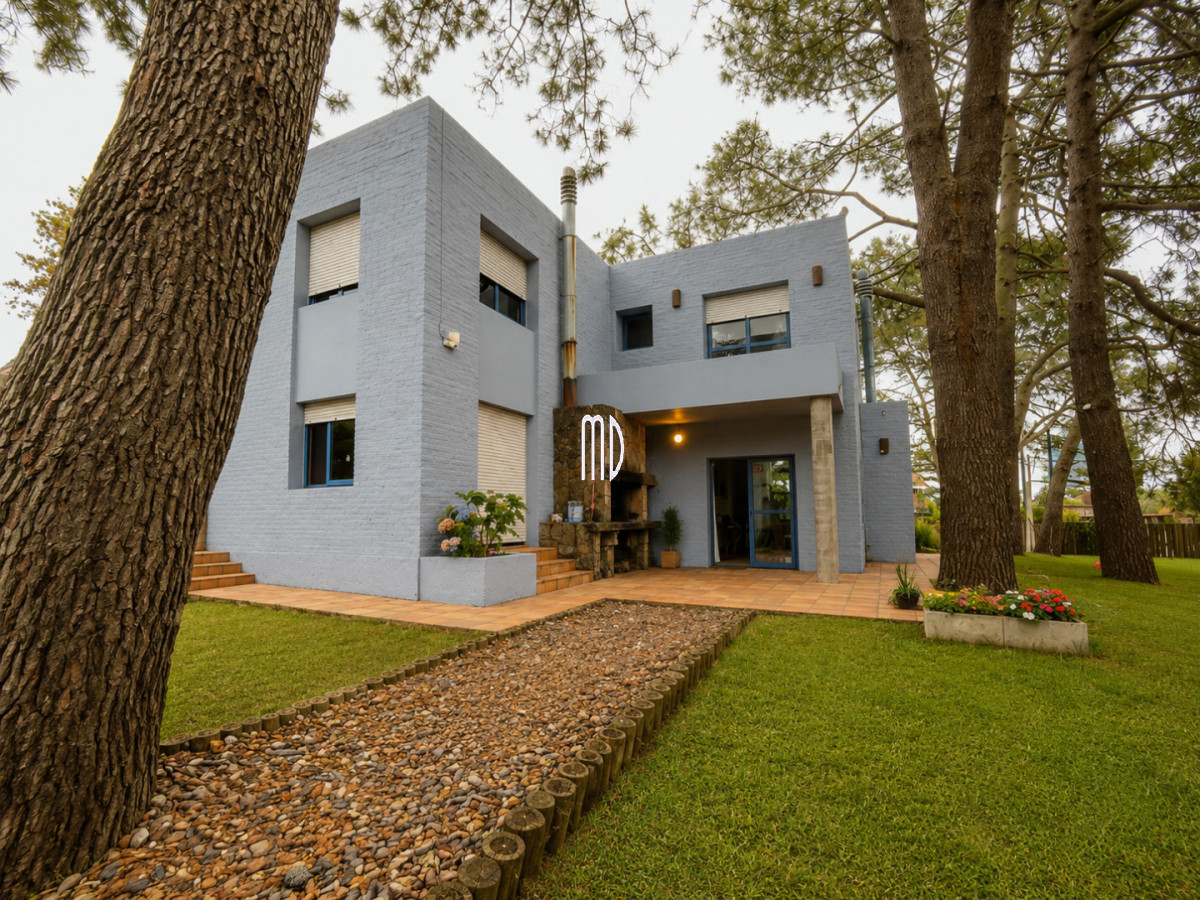 Casa ID.9172 - Casa en venta de 5 dormitorios en Mansa REF:9172