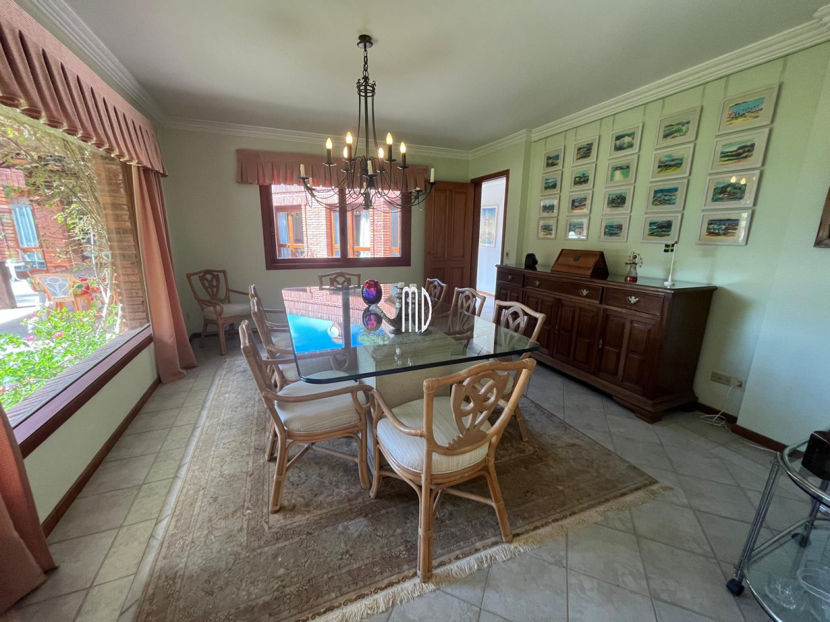 Casa ID.8190 - Espectacular Casa en Venta – Ubicación Exclusiva a Metros del Mar 