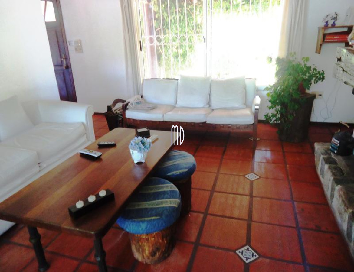 Casa ID.5300 - Casa en El Tesoro, 3 dormitorios  con piscina, muy comoda!Ref: 5300