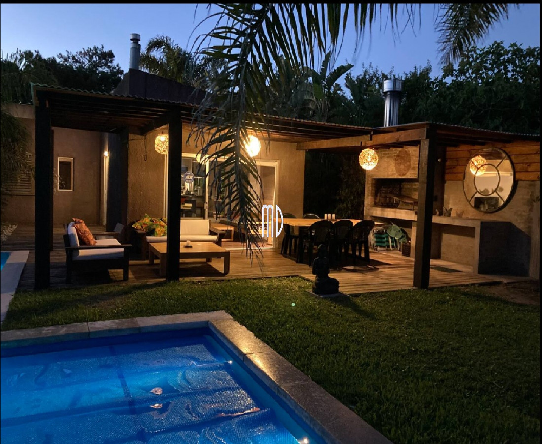 Casa ID.5276 - Hermosa casa a pocos metros del mar.Ref : 5276