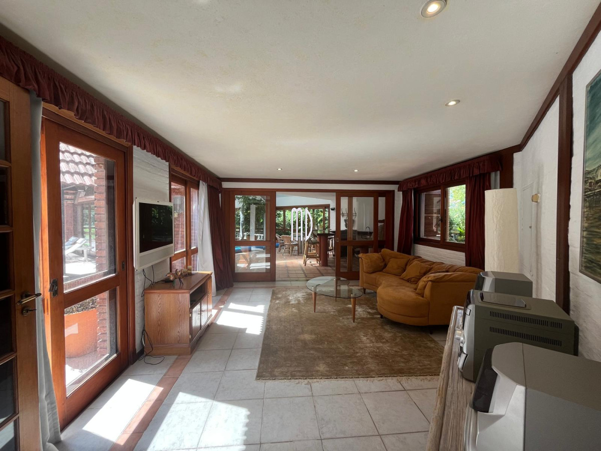 Casa ID.8190 - Espectacular Casa en Venta – Ubicación Exclusiva a Metros del Mar 