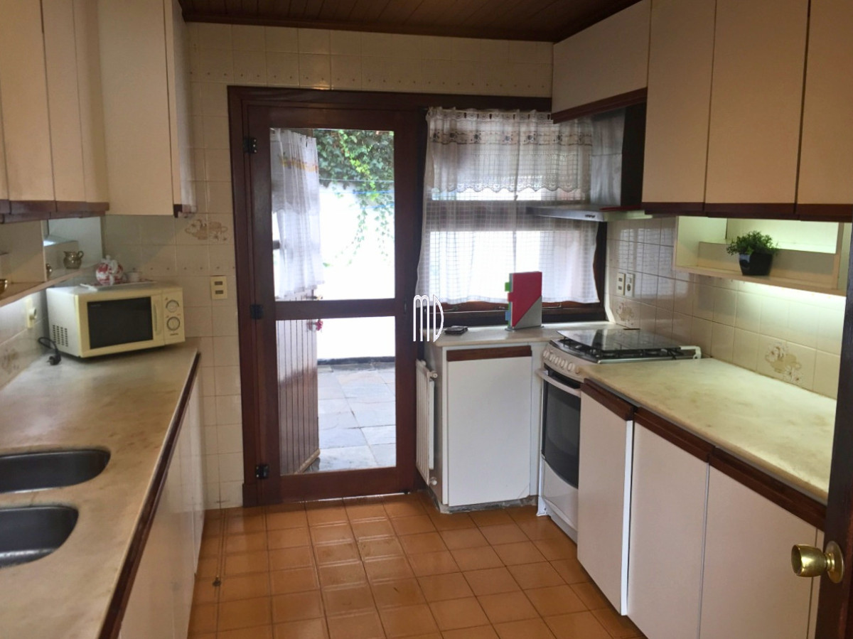 Casa ID.6134 - Espectacular propiedad en Playa Mansa a metros del Mar