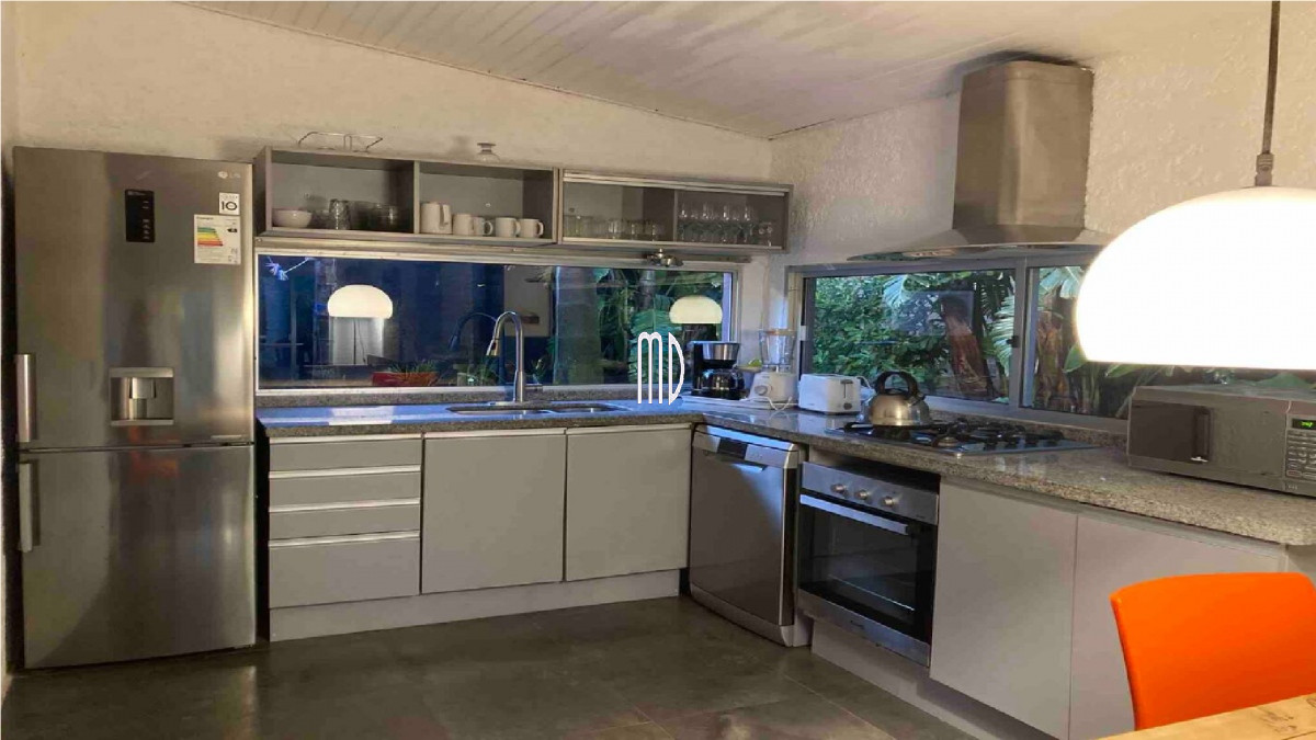 Casa ID.5276 - Hermosa casa a pocos metros del mar.Ref : 5276