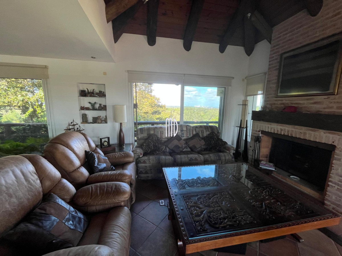 Casa ID.8192 - Exclusiva Casa en Venta en Punta Ballena con Vista Panorámica al Mar Ref. 8192