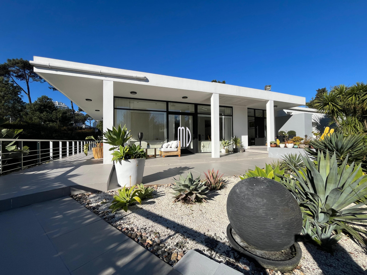 Casa ID.8319 - Espectacular casa en venta- Confort, amplitud y ubicación privilegiada