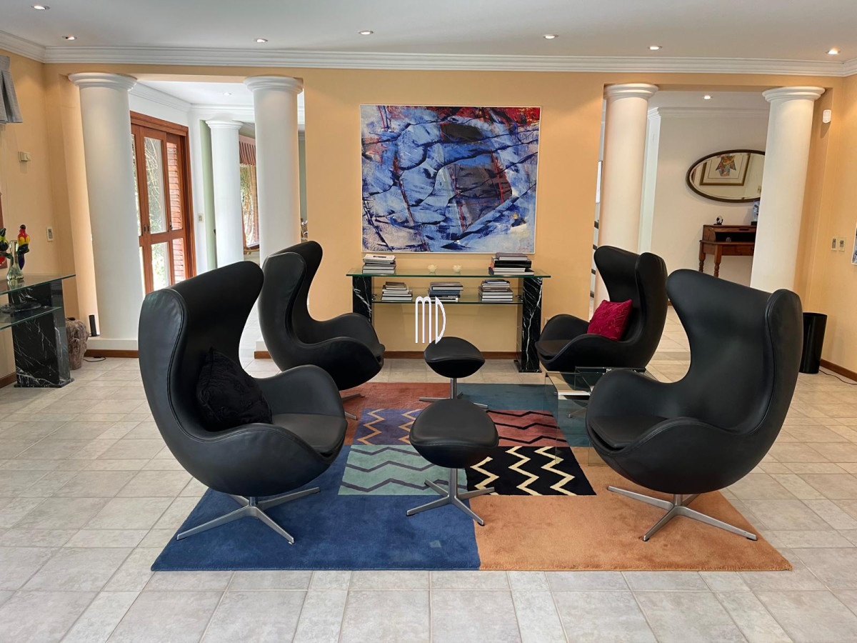 Casa ID.8190 - Espectacular Casa en Venta – Ubicación Exclusiva a Metros del Mar 