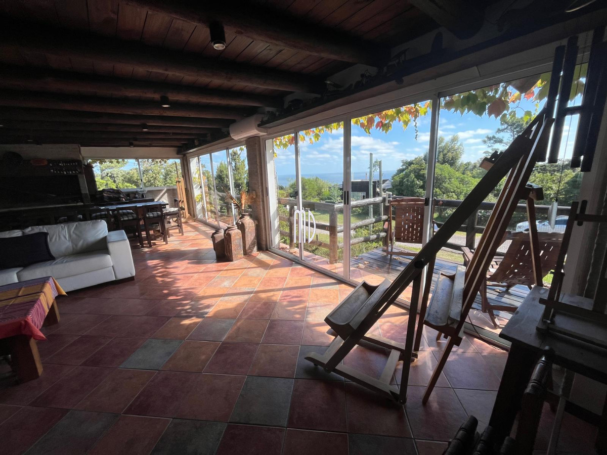 Casa ID.8192 - Exclusiva Casa en Venta en Punta Ballena con Vista Panorámica al Mar Ref. 8192