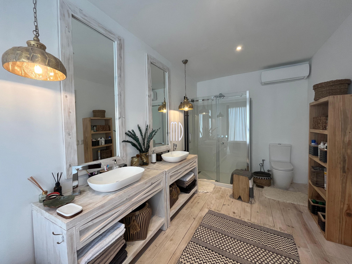 Casa ID.8289 - Perfecta casa frente al mar. Ref (8289)