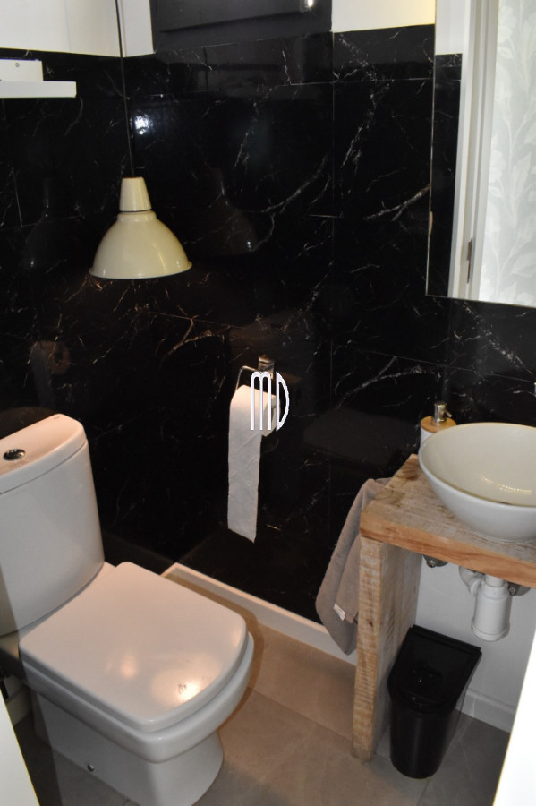 Casa ID.9024 - Moderna residencia con piscina climatizada y apartamento independiente. REF(9024)