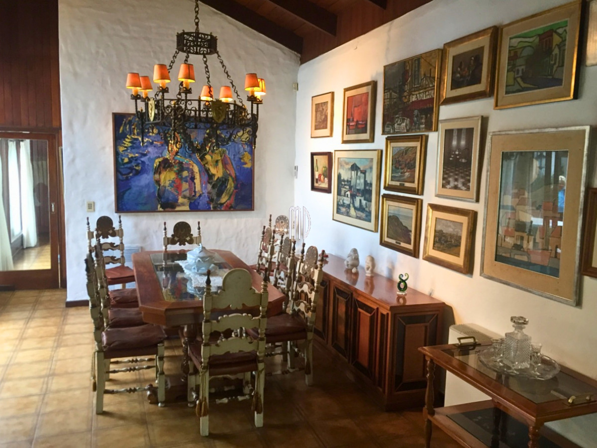 Casa ID.6134 - Espectacular propiedad en Playa Mansa a metros del Mar