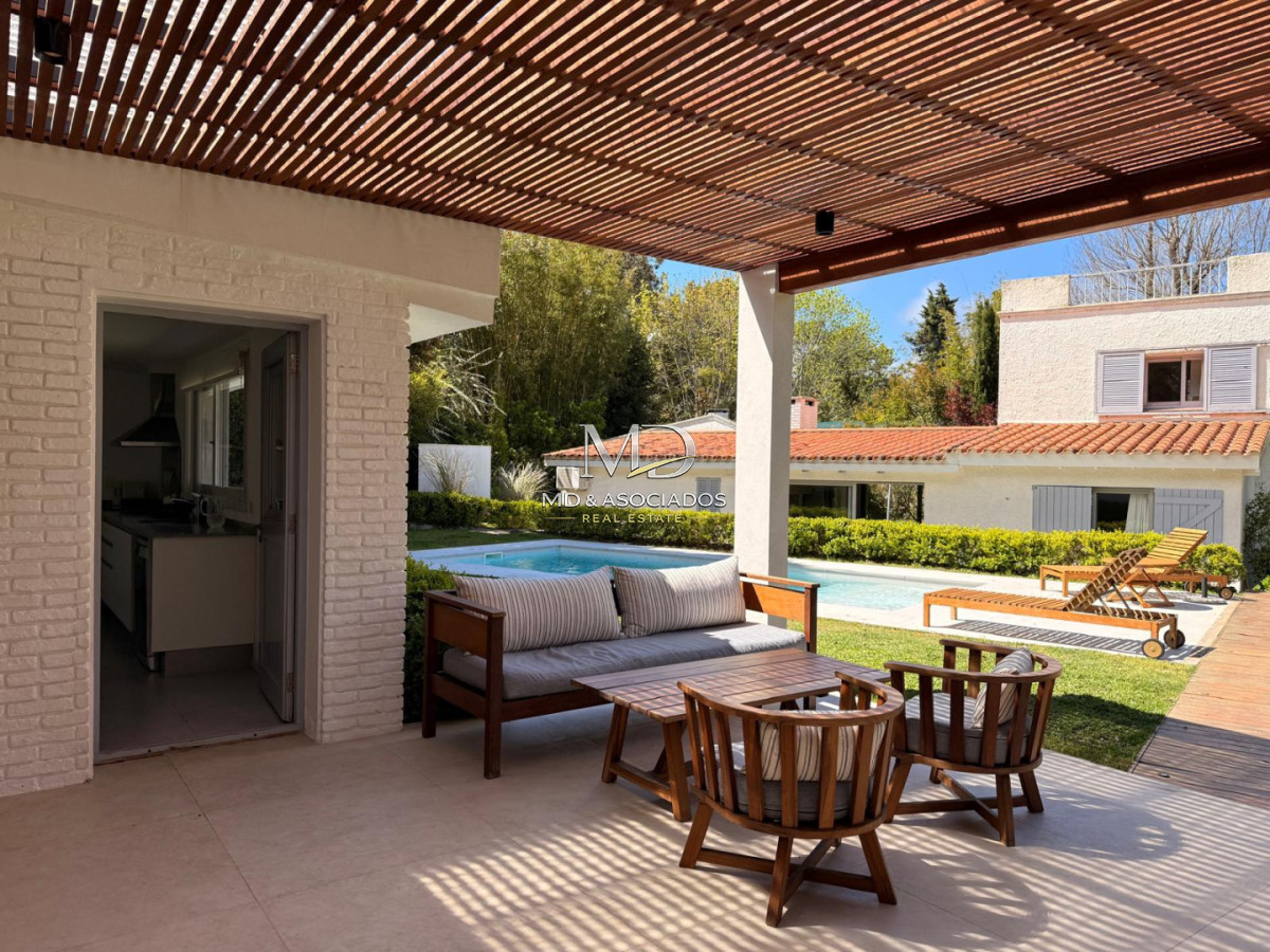 Casa ID.8421 - Hermosa Casa en Barrio Golf Ref:8421