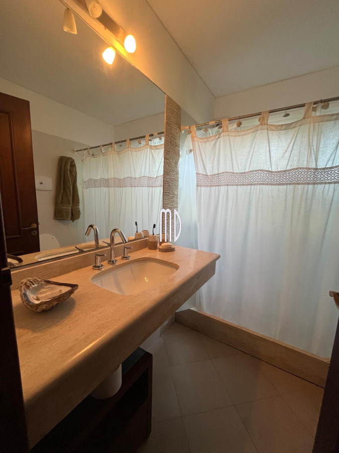 Casa ID.8192 - Exclusiva Casa en Venta en Punta Ballena con Vista Panorámica al Mar Ref. 8192