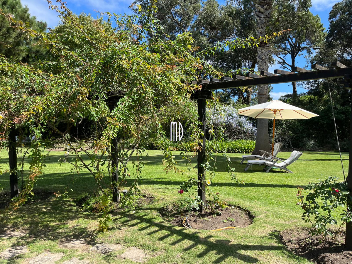 Casa ID.8190 - Espectacular Casa en Venta – Ubicación Exclusiva a Metros del Mar 